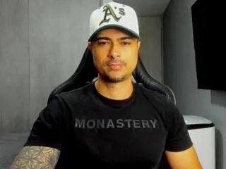 wext — Freechat on Flirt4Free