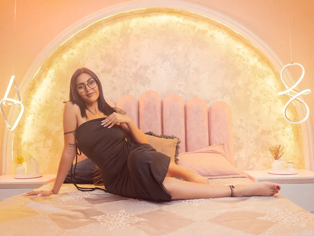 AishaCarpenter — I love long and hot talks, tattoos, hot games