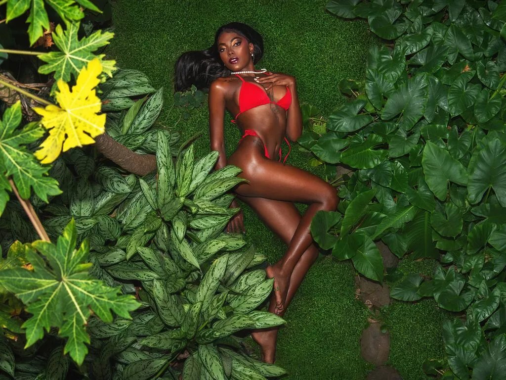 DanWoods — I love to slowly enjoy good things, so with me you will find sensory pleasure if you allow yourself to feel, I can be sweet or spicy, a nice girl or a bad bitch, your loving company or a fatal obsession. You can choose what you like the most, but...