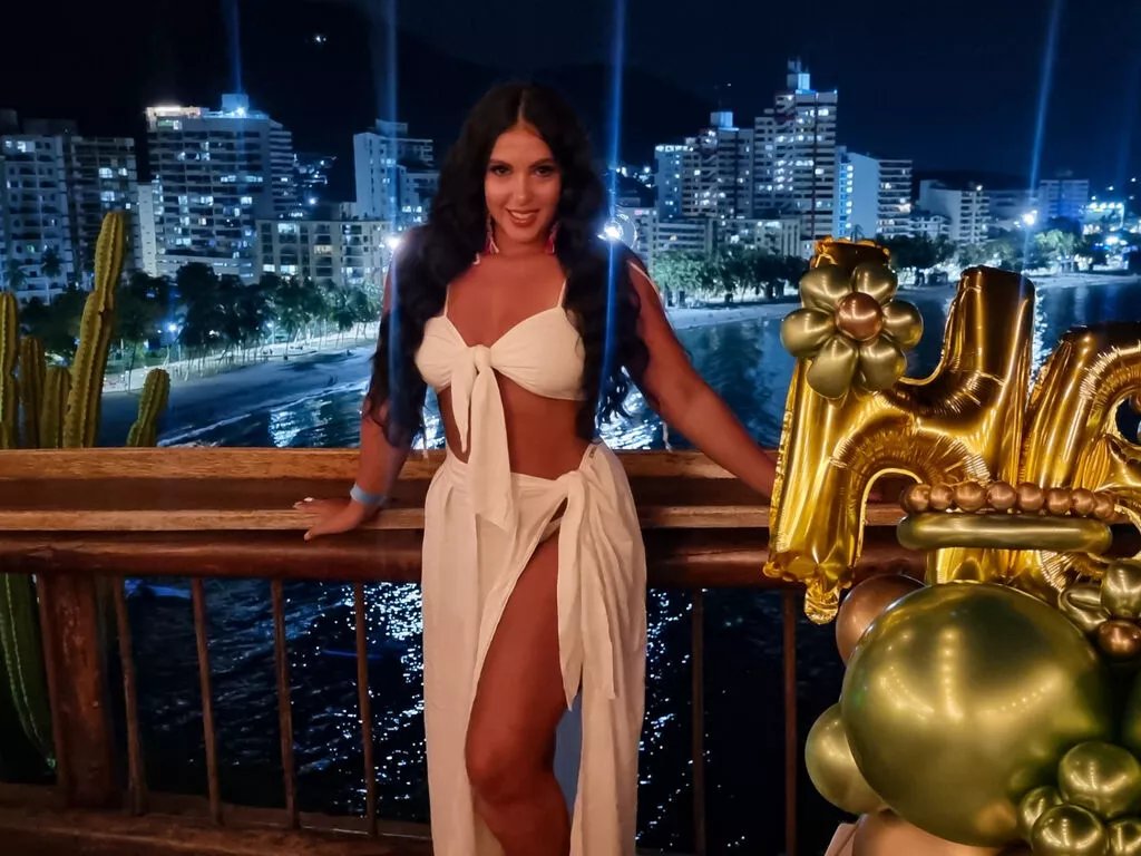 SeleneRouss — I like sincerity, peace and tranquility. The things that give me pleasure are my weakness.