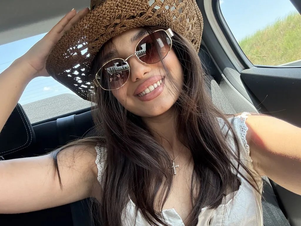 YasmineHart — Genuine, fun, smart, and naughty people, love, food, good  conversations, music and deserts :)