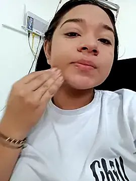 -VICKKY on StripChat