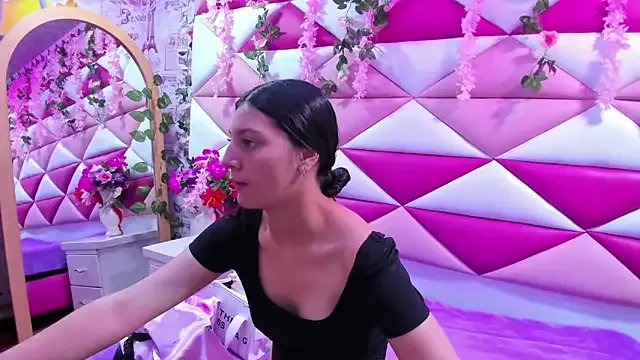 _Luna_Bennett on StripChat