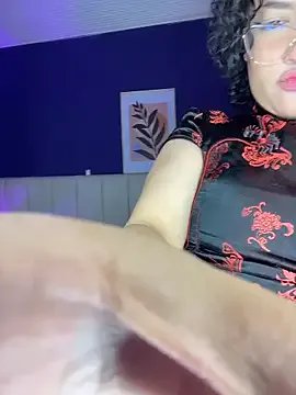 _sarahRose on StripChat