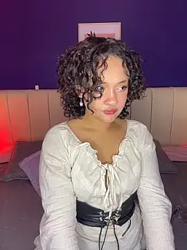 _sarahRose on StripChat