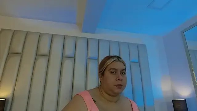 aandreaperez on StripChat