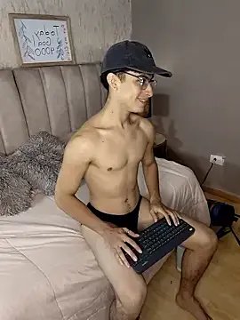 Aaron_Eze on StripChat