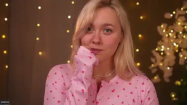 AccaCroyle on StripChat 