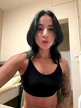 Ale_Lewis on StripChat