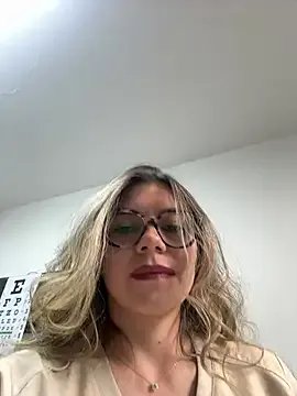 alicee16 on StripChat