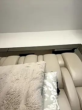 ALISSON_FOXXX1 on StripChat