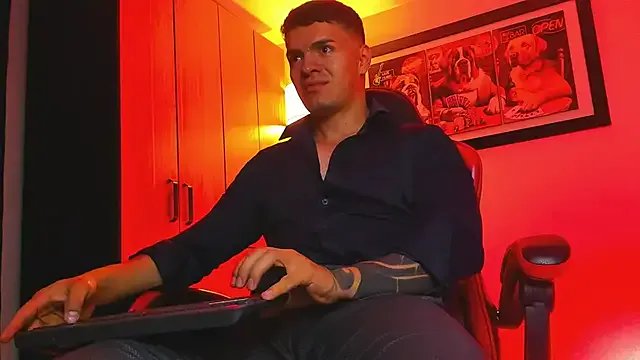 ALPHA_DOMINUS_ on StripChat