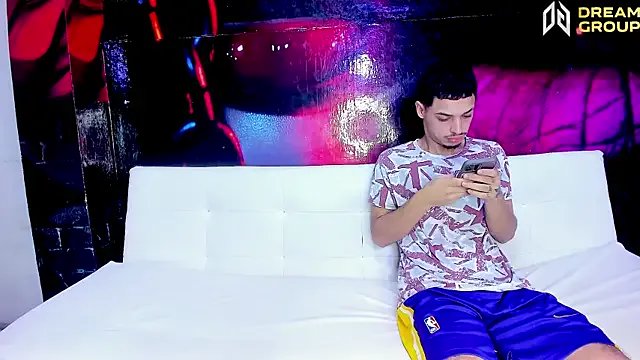 AmazingPartys on StripChat