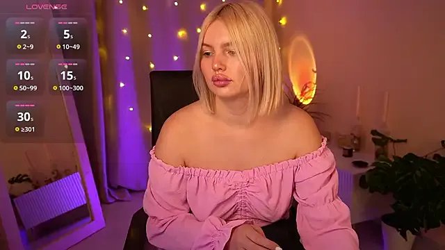 AmeliaWeells on StripChat