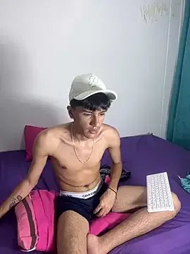 Andycillo on StripChat