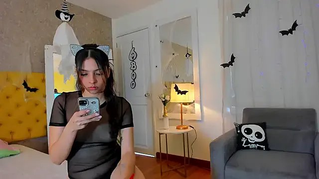 AnniieCooper on StripChat