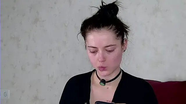 AshleyD_ — slide hand in panties n touch myself