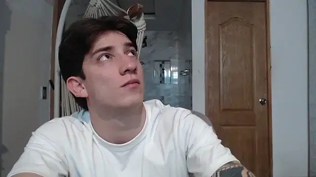 AteneoJr on StripChat