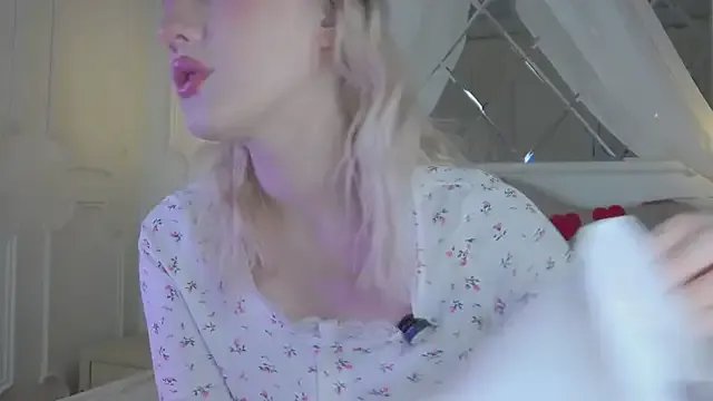 CaitlinSugar — Welcome back with my boobies