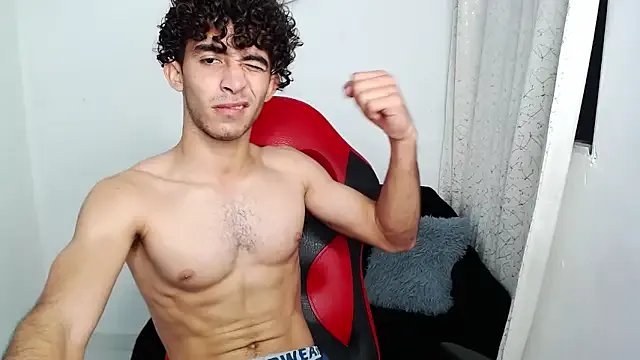 Caius_fox on StripChat