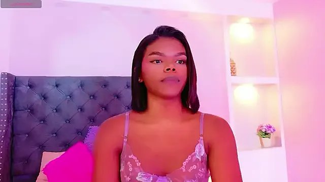 CamiEstrada on StripChat