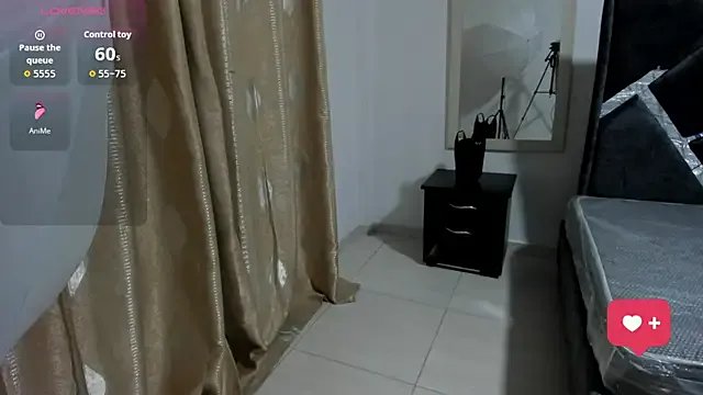 candy_fox2 on StripChat