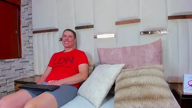 CandyandSteven on StripChat