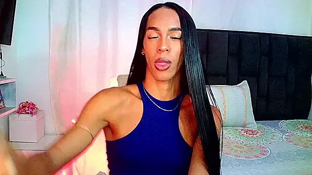 carmen14 on StripChat