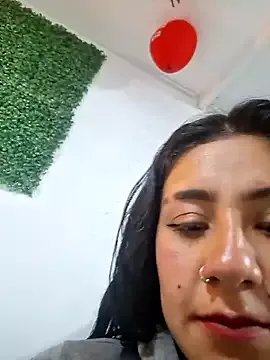 CAROLINE__07 on StripChat