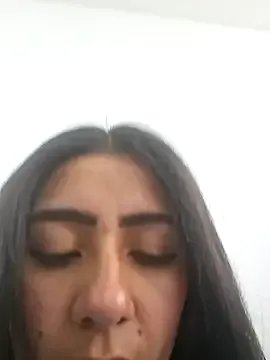 CAROLINE__07 on StripChat