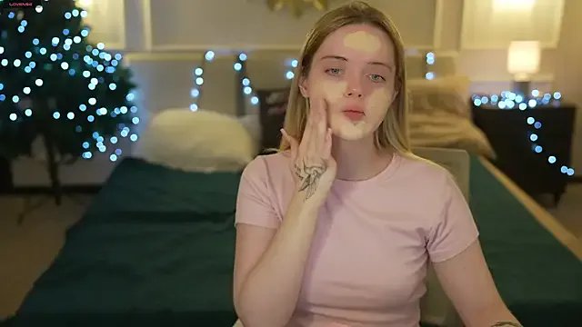 Cassy-Celestial_ on StripChat