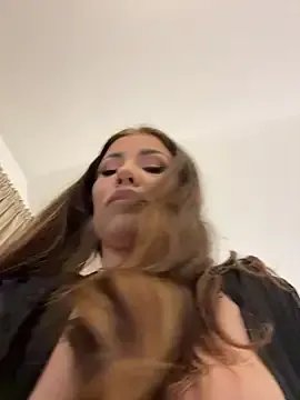 CelineReys on StripChat