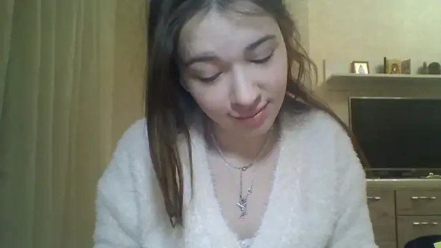 CeyaLier on StripChat