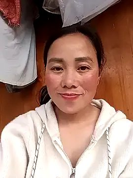 Chloe-ee on StripChat