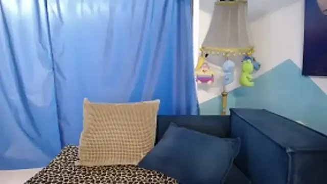 cornflower_mm on StripChat