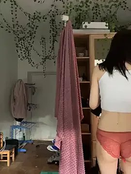 cuteeuser on StripChat