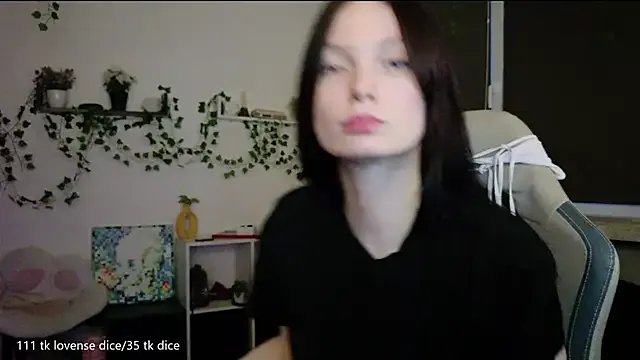 cuteeuser on StripChat