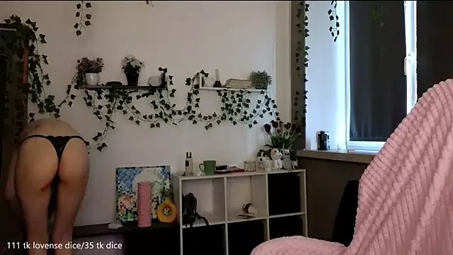 cuteeuser on StripChat