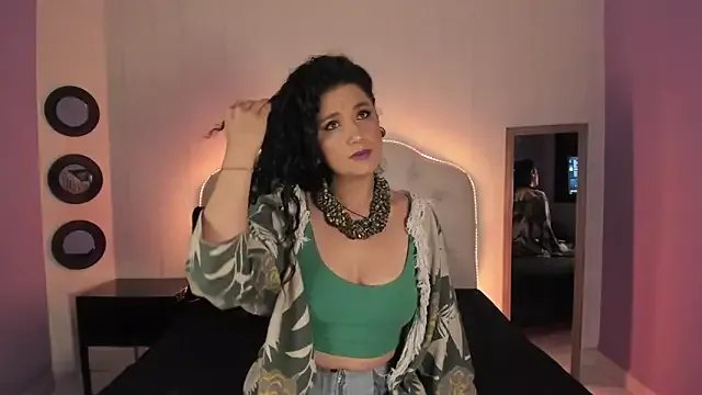 Dakota_Rainbow22 on StripChat