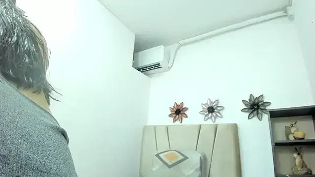 Dalia_20 on StripChat