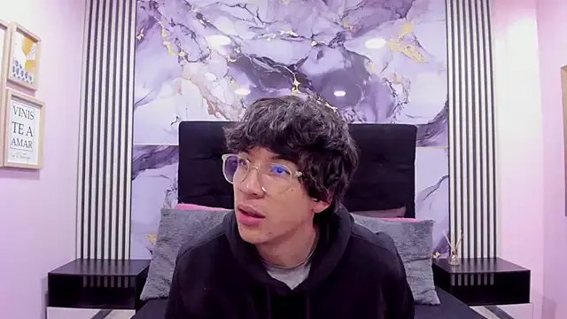 Desire_Ecstasy on StripChat