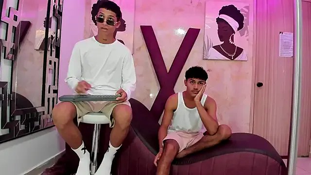 DIAMOND_BLACKS on StripChat