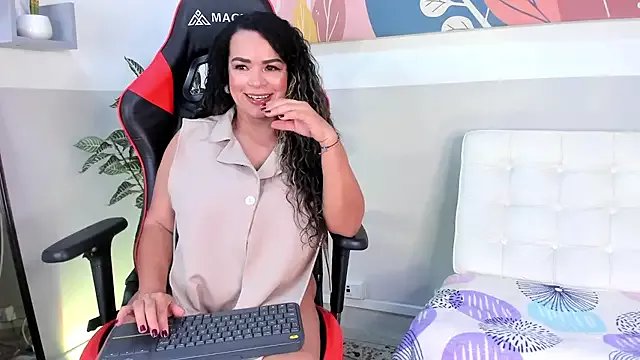 DivaFlamme on StripChat