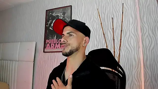 dylan_jacobx on StripChat