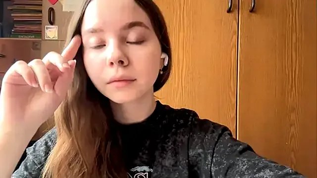 EhtelBiondi on StripChat