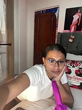 ema_zoe on StripChat