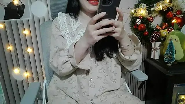 Emachiii on StripChat