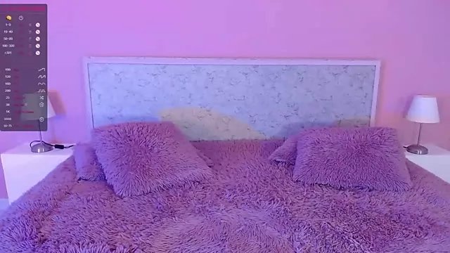 EmilyEvans7 on StripChat