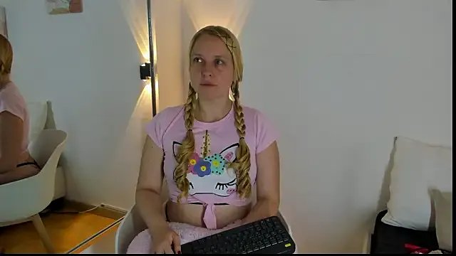 EmilySumer — oily bounce ass