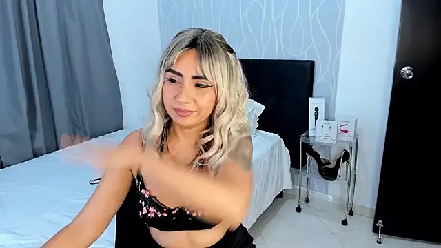 Emilyvalk_ on StripChat